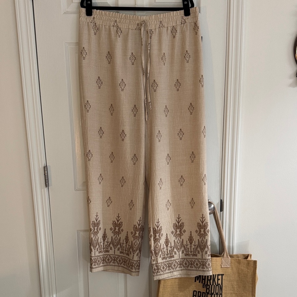 NWT! XL Beige Patterned Wide-Leg Pants